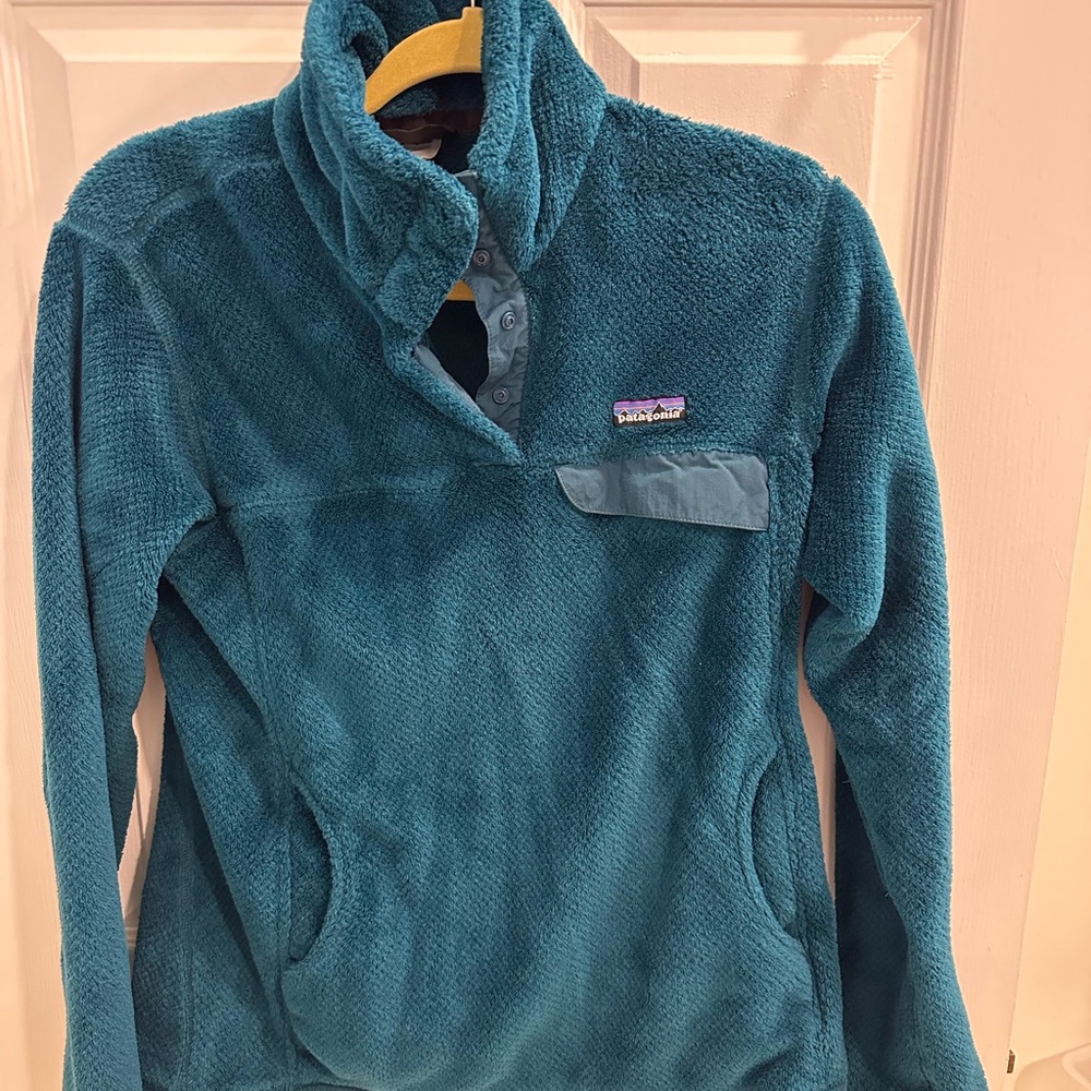 Patagonia pullover!! So soft and cozy!!